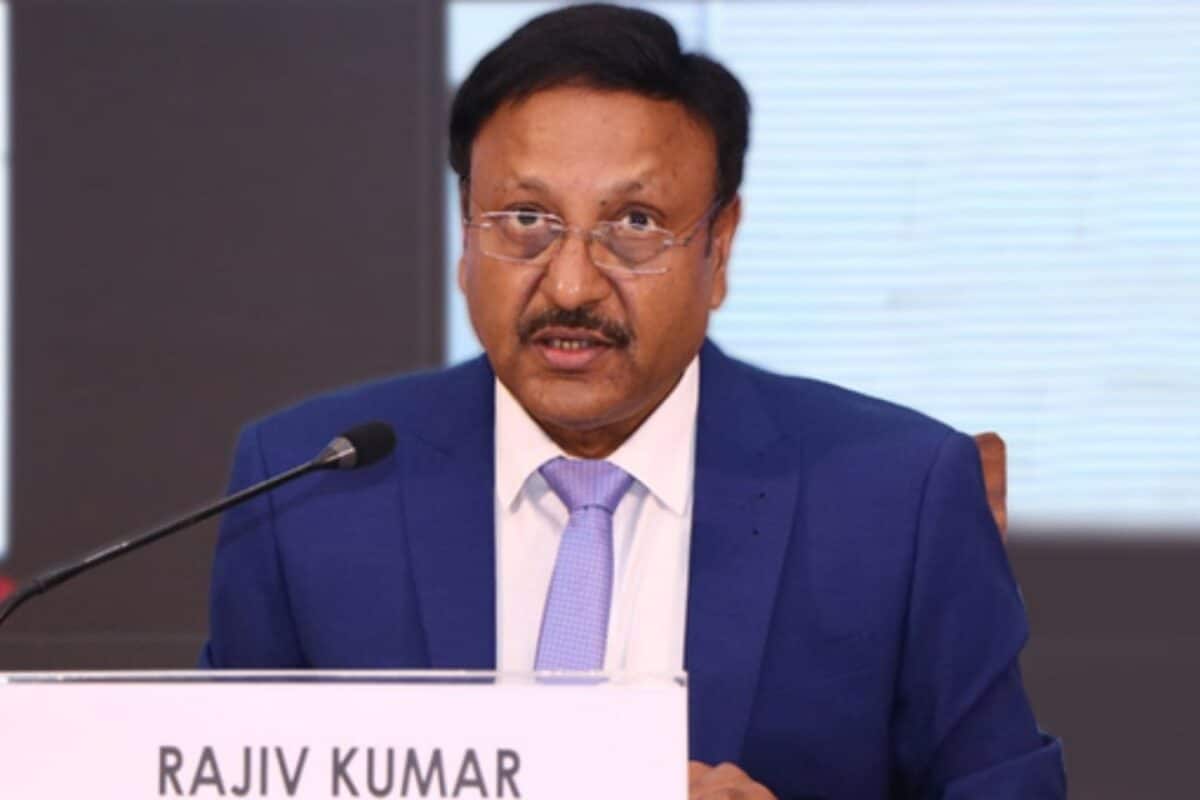 HDFC Update : हंगामा है क्‍यों बरपा आखिर एचडीएफसी बैंक ने ऐसा क्‍या कर दिया जो राशन-पानी लेकर चढ़ गए इंटरनेट यूजर