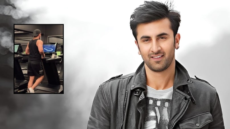 Ranbir Kapoor, Ranbir Kapoor friend, Ranbir Kapoor and Arjun Bijlani, Arjun Bijlani, television, Ranbir Kapoor and Arjun Bijlani both bunk classes, Ranbir Kapoor and Arjun Bijlani play football together, Ranbir Kapoor, Ranbir Kapoor friend, Ranbir Kapoor and Arjun Bijlani, Arjun Bijlani, television, Ranbir Kapoor and Arjun Bijlani both bunk classes, Ranbir Kapoor and Arjun Bijlani play football together