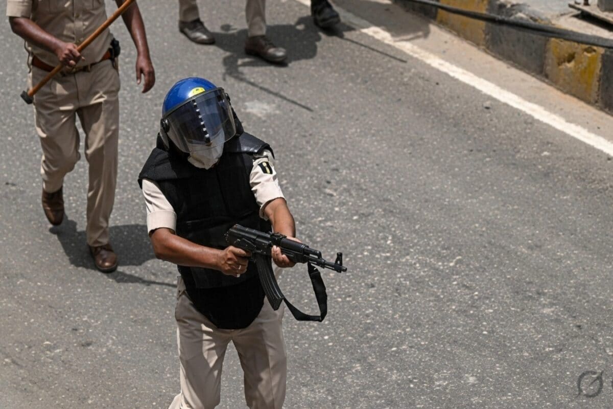'कांस्टेबल फंस गया था', सीवान में पुलिसवाले ने छात्रों पर क्यों चलाई थी AK-47, सरकार ने SC को दिया जवाब