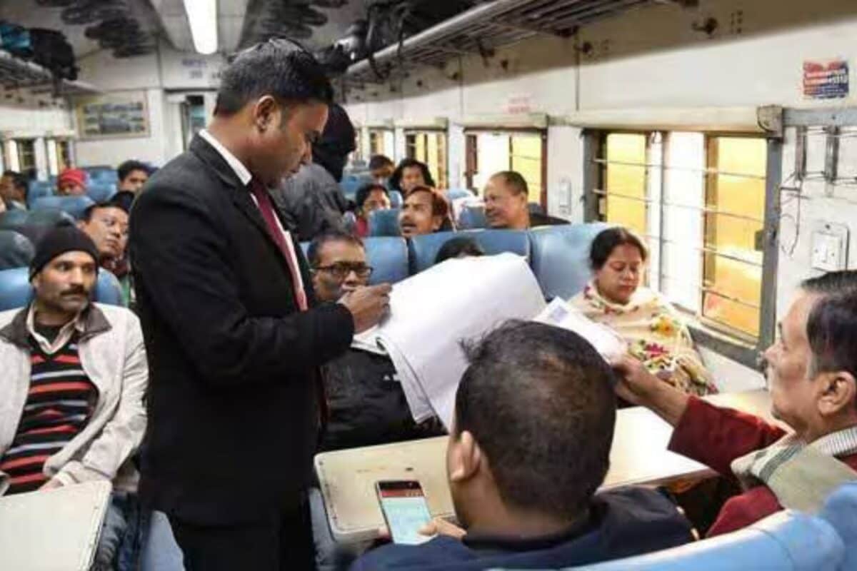 ट्रेन में कुछ भी किया तो तुरंत धरे जाएंगे, कैमरा खुद पर लगाकर घूमेंगे टीटीई, ऑडियो-वीडियो दोनों होगी रिकॉर्ड