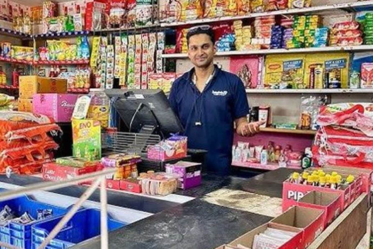 Business Opportunity : अमेरिका में 3 करोड़ की जॉब छोड़ खोल दिया किराना स्टोर लोग बोले- पागल है कानपुर का ये लड़का