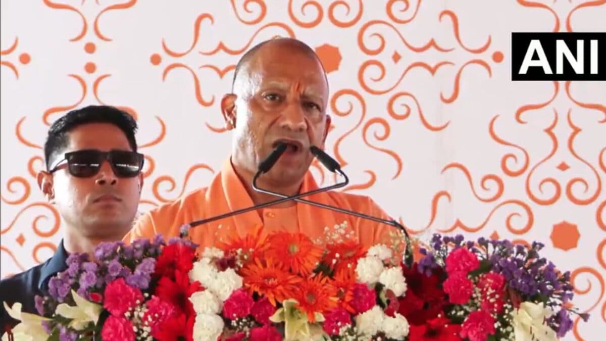 ‘अपराधियों के लिए 2 ही जगह – जेल या जहन्नुम’; आगरा में सीएम योगी, अखिलेश पर साधा निशाना ‘अपराधियों के लिए 2 ही जगह – जेल या जहन्नुम’; आगरा में सीएम योगी, अखिलेश पर साधा निशाना