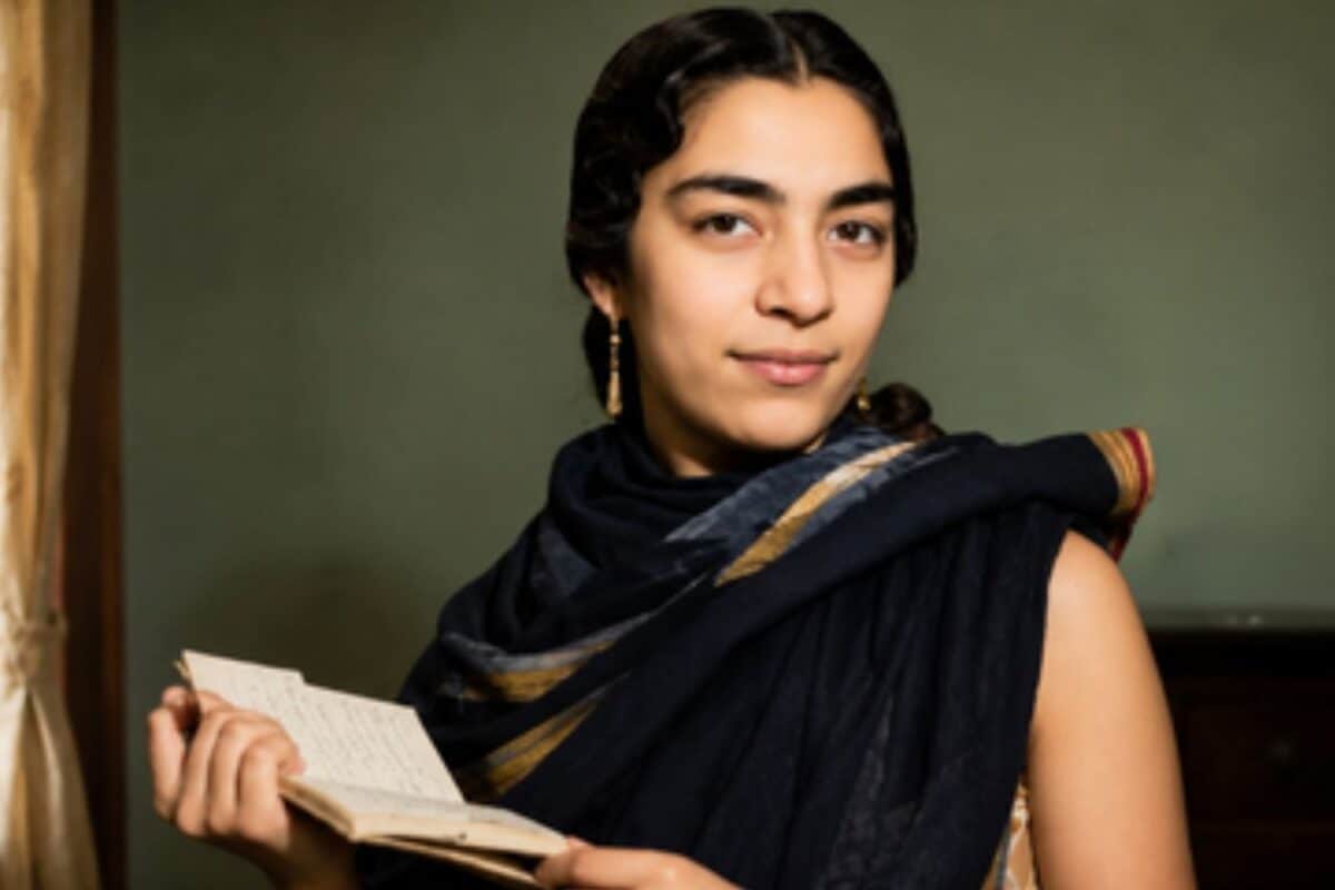 हिंदी सिनेमा की वो हीरोइन, डांस मंडली के साथ दुनिया भर में लहराया परचम, एक्टिंग के दम पर बनी बॉलीवुड स्टार