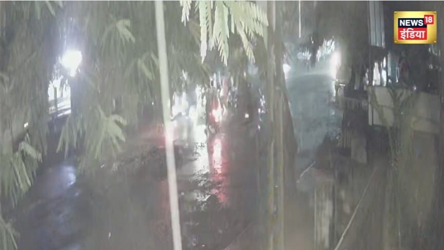 Surat CCTV Video: गहरे गड्ढे में गिरी बाइक युवक की दर्दनाक मौत महानगरपालिका पर फूटा गुस्सा