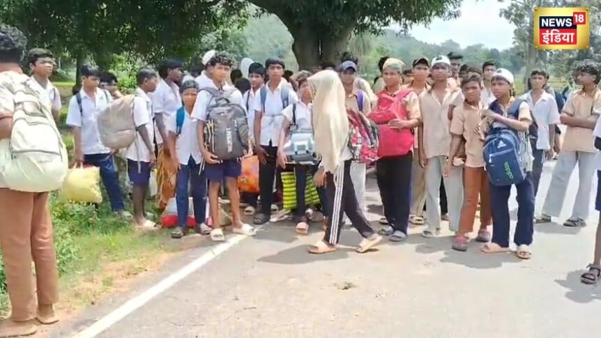 180 से ज्यादा छात्रों ने छोड़ा हॉस्टल तय किया 12 किमी का पैदल सफर स्कूल पर लगाए गंभीर आरोप