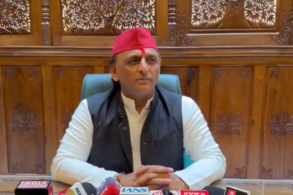 अखिलेश यादव का मास्टरस्ट्रोक! महिलाओं किसानों और युवाओं के बाद अब इस वर्ग के लिए खोला वादों पिटारा!