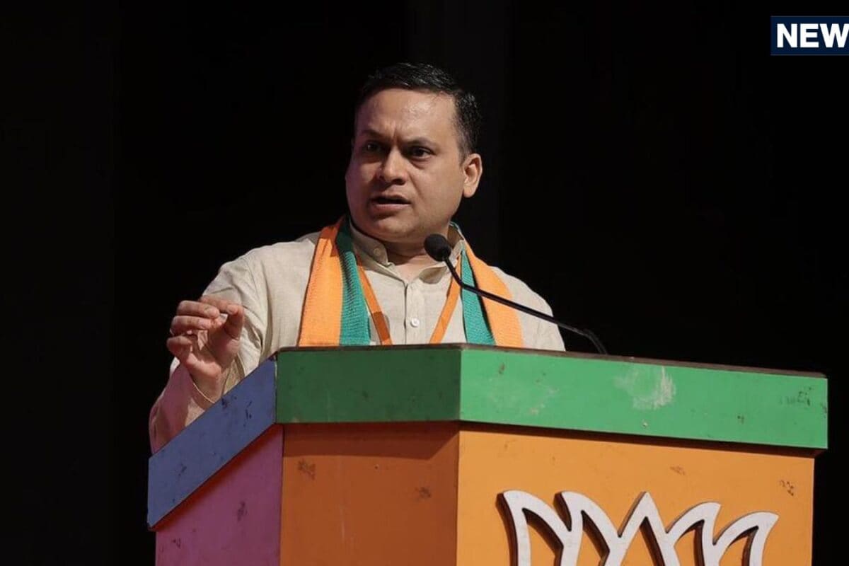 बीजेपी आईटी सेल चीफ के पद से आखिर क्यों हटाए गए अमित मालवीय सामने आ गई पर्दे के पीछे की कहानी