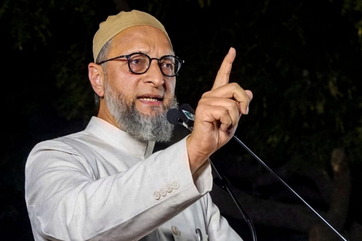 यूपी चुनाव से पहले ब्राह्मणों पर क्यों उमड़ रहा असदुद्दीन ओवैसी का प्यार, सपा पूछी- 'आप पर बुल्डोजर क्यों नहीं चल रहा'
