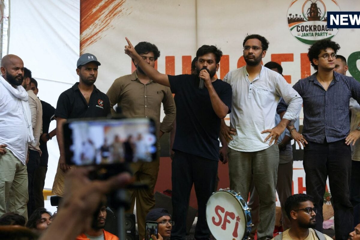 प्रदर्शन खत्म कराया अब वादे भूल गई सरकार फिर जंतर मंतर जैसे आंदोलन की तैयारी में कॉकरोच जनता पार्टी