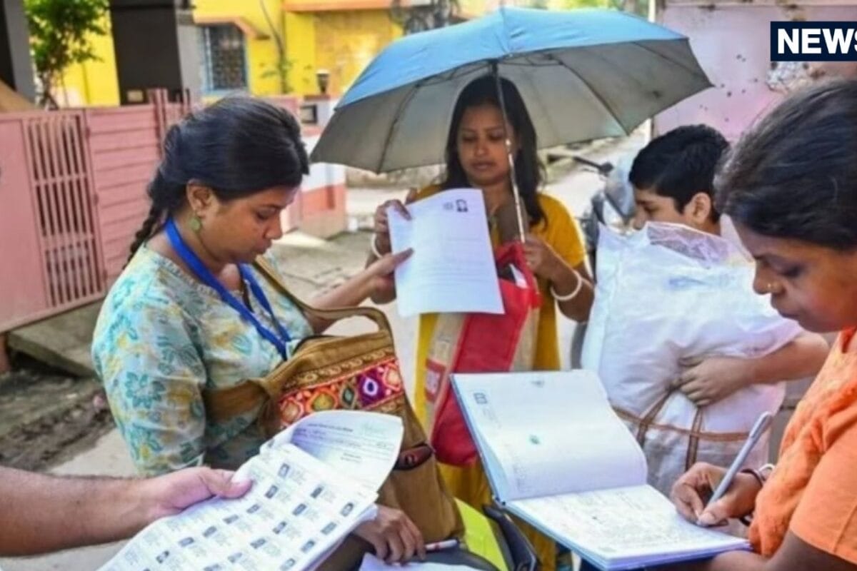 दिल्ली में SIR का पहला असर 477 लाख वोटर ड्राफ्ट लिस्ट से बाहर ओखला-चांदनी चौक से हटाए गए सबसे ज्यादा नाम