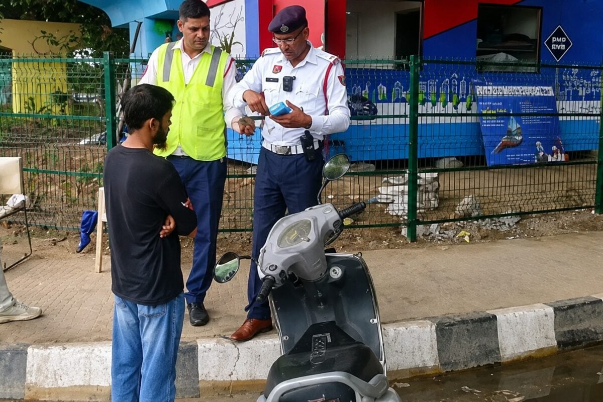 निशांत भाईथोड़ी तो शर्म करते! गुरुग्राम में 60 हजार की स्कूटी का 97वीं बार चालान अब तक 10 लाख रुपये जुर्माना पेडिंग