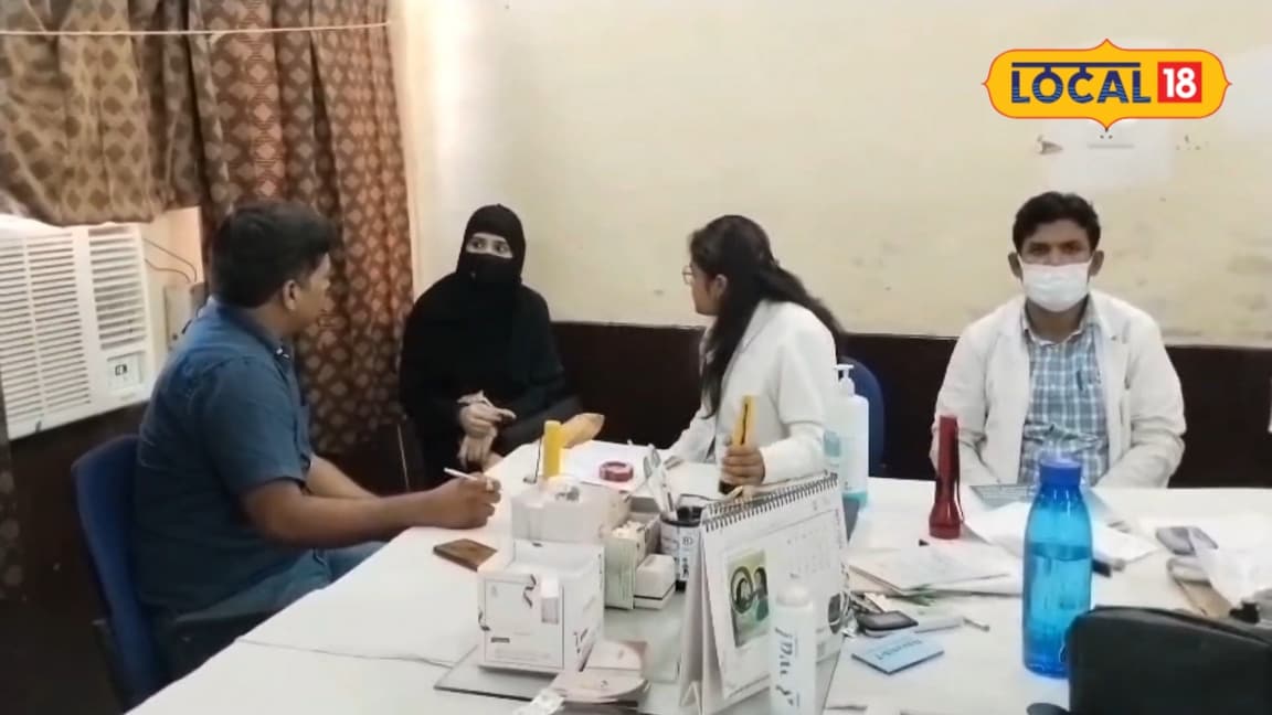 बारिश की नमी बन सकती है स्किन की दुश्मन यहां डॉक्टर से जानिए कैसे रखें खुद को सेफ