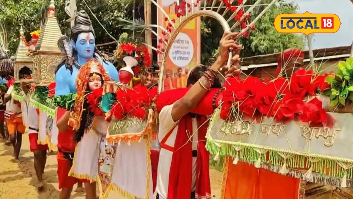 500 भक्तों के जत्थे के साथ देवघर पहुंची 54 फीट की विशाल कांवर, इसे कंधा देने मात्र से पूरी होती हैं मनोकामाएं