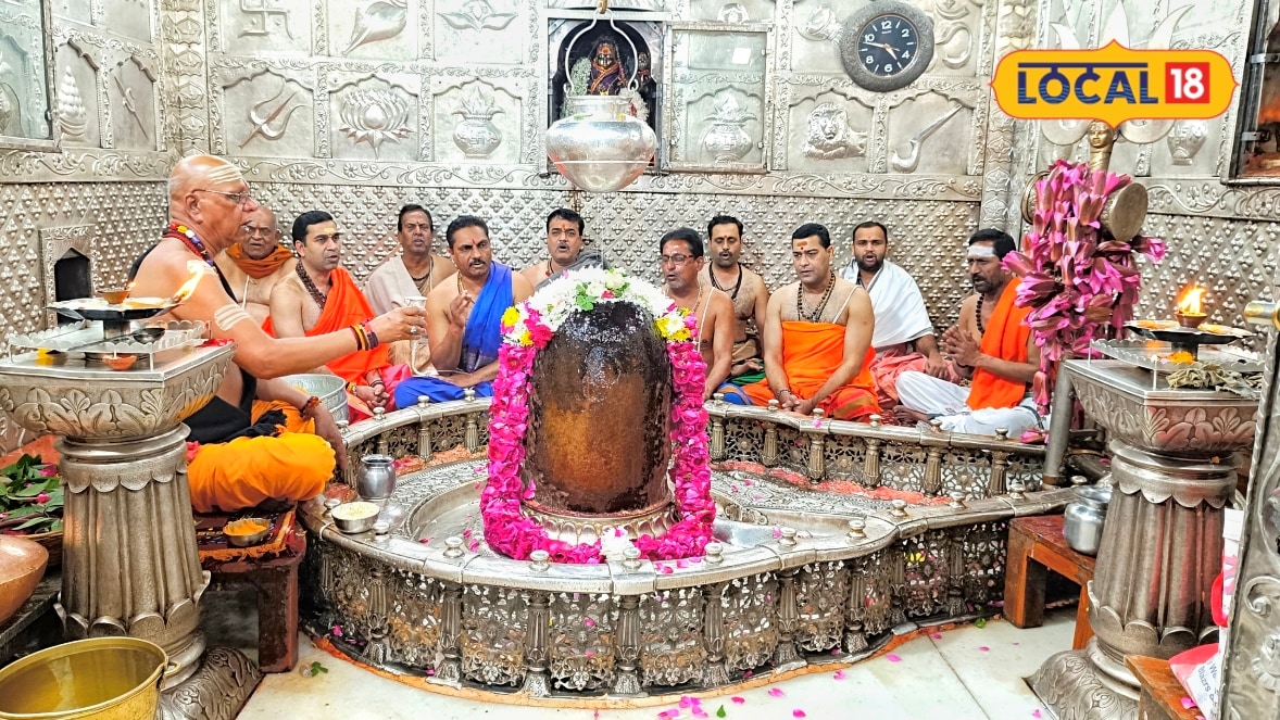 महाकाल मंदिर में श्रद्धालुओं का सैलाब! 9 दिनों में 3264 लाख भक्तों ने किए दर्शन 572 क्विंटल लड्डू प्रसादी की बिक्री