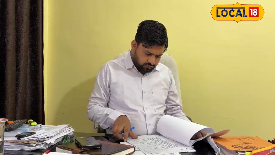 UP Scholarship 2026:  स्कॉलरशिप फॉर्म भरते समय न करें ये गलतियां वरना हाथ से निकल सकती है छात्रवृत्ति जानिए सही तरीका