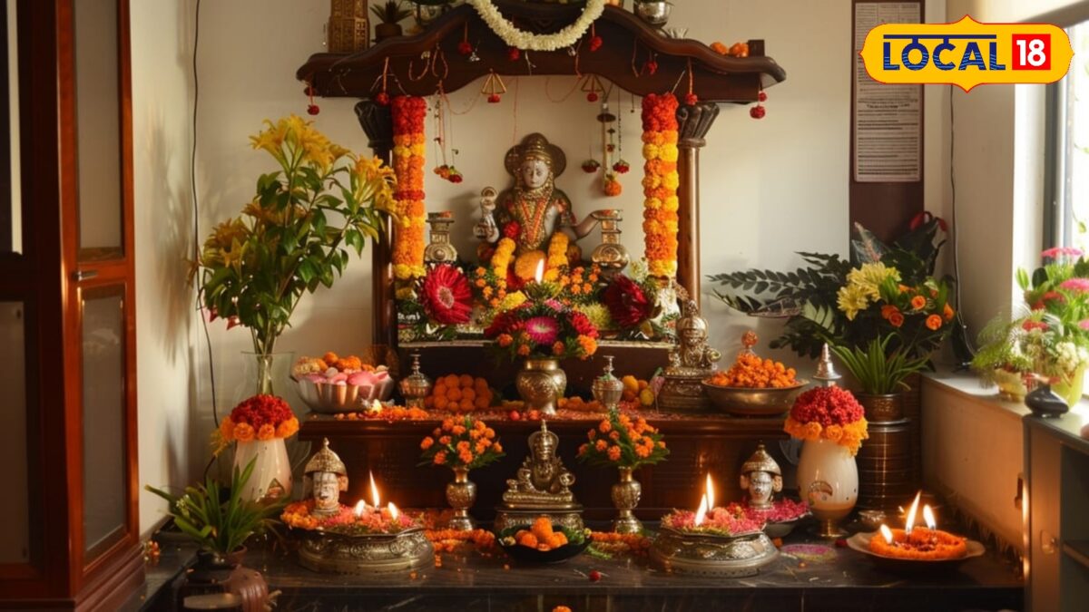 Vastu Tips: सुख, शांति और तरक्की की है चाह, तो वास्तु के अनुसार घर में रखें ये 3 शुभ मूर्तियां Vastu Tips: सुख, शांति और तरक्की की है चाह, तो वास्तु के अनुसार घर में रखें ये 3 शुभ मूर्तियां