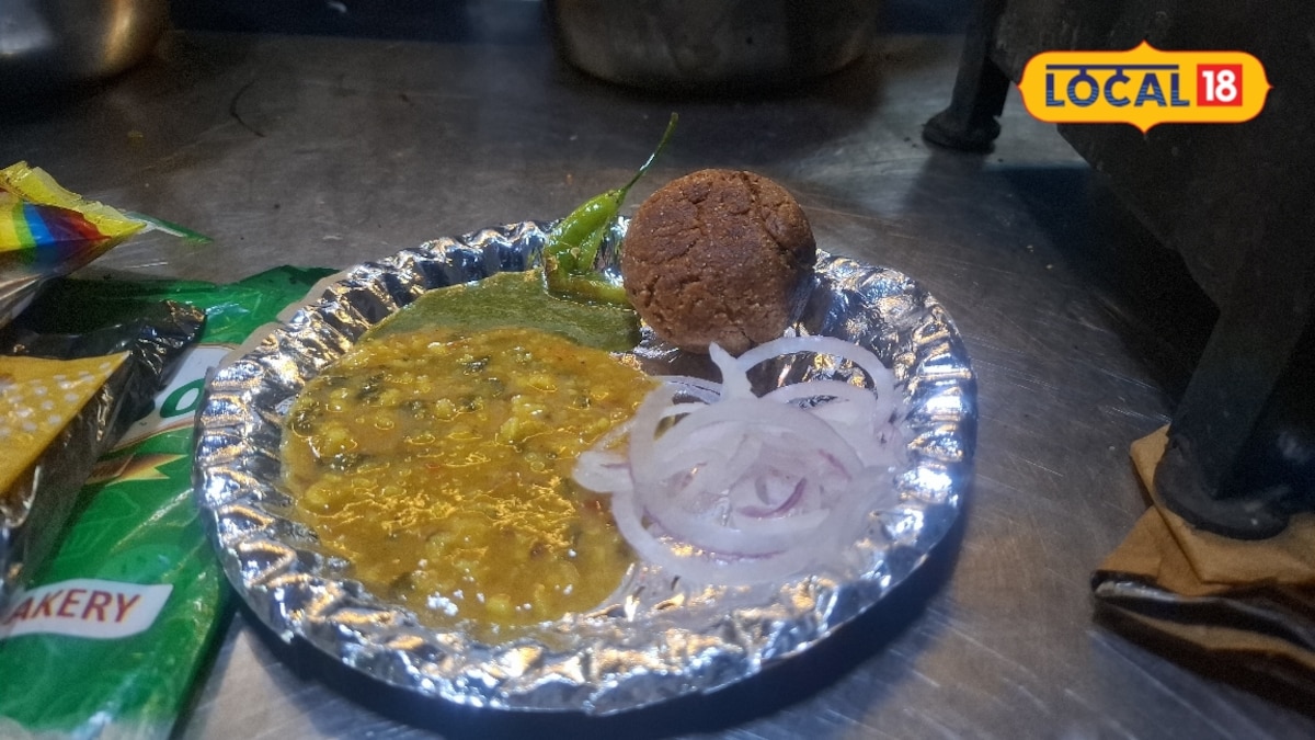 शुद्ध देशी घी का तड़का और लाजवाब खुशबू, आगरा में यहां मिल रहा टेस्टी दाल-बाटी