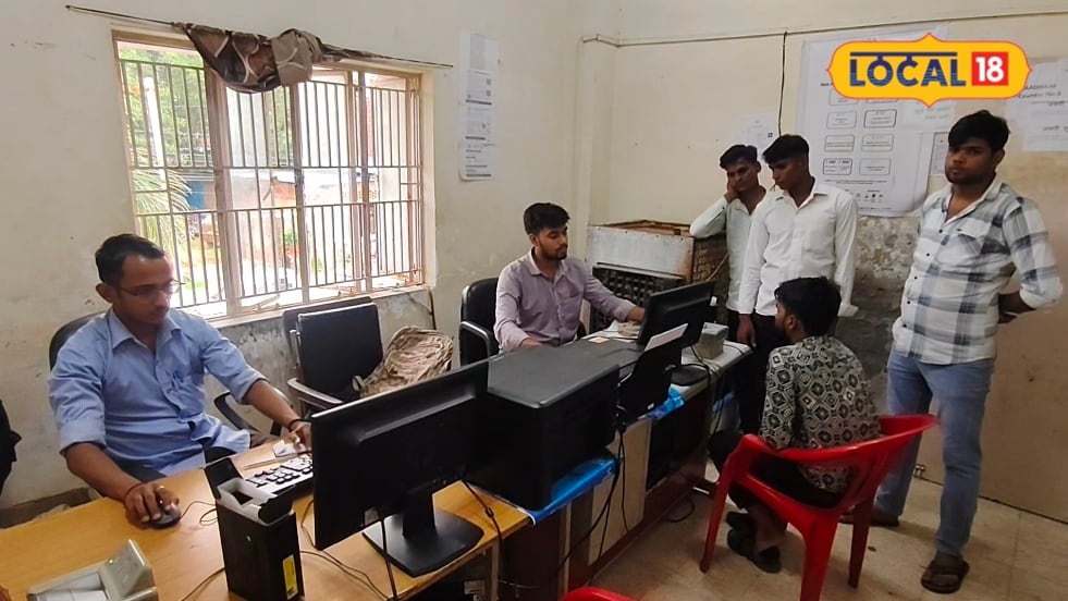 फिरोजाबाद के मुख्य डाकघर में अब रविवार को भी बनेंगे आधार कार्ड डाक विभाग ने सुविधा के लिए शुरू की नई पहल