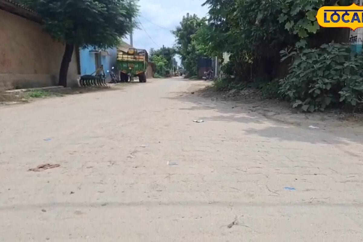 UP के इस गांव में ना जाने कैसी टेक्नोलॉजी? सड़क पर नहीं बनी नालियां, ऐसे होता है पानी का निकास