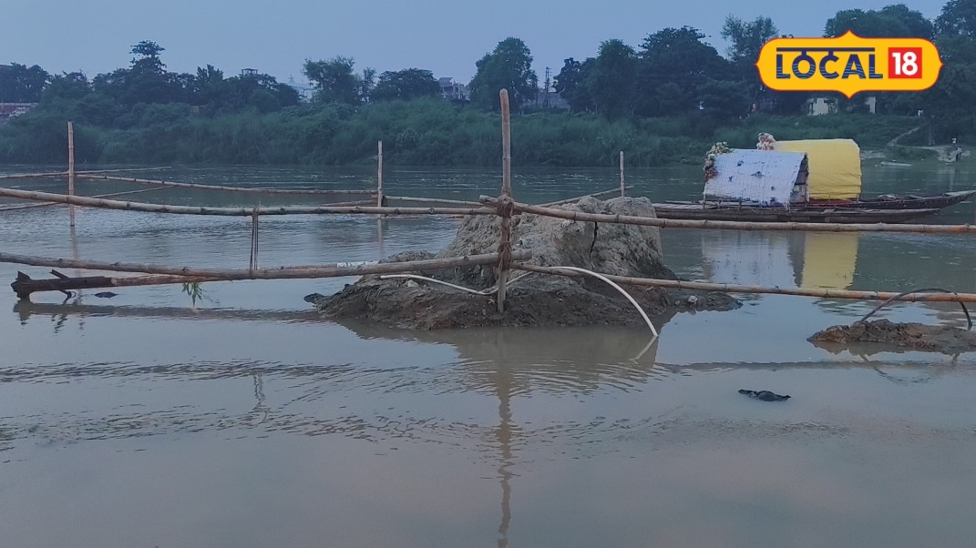 सुल्तानपुर में गोमती का जल स्तर बढ़ने से सीताकुंड घाट जलमग्न नाविकों के पास नहीं सेफ्टी किट प्रशासन अलर्ट