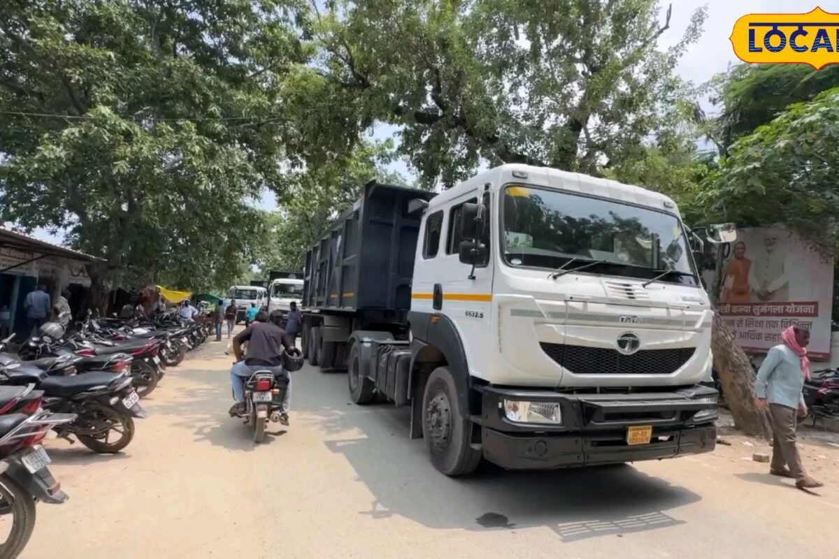 जौनपुर RTO कार्यालय में 50 हजार की रिश्वत मांगने पर पांच ट्रेलर ऑफिस के बाहर खड़ा कर रास्ता किया जाम विनय सिंह ने लगाए आरोप