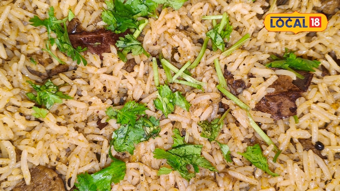 Veg Biryani Recipe: चावल में मसालों की खुशबू और सोयाबीन का स्वाद कुछ ऐसी बनेगी घर की स्पेशल वेज बिरयानी