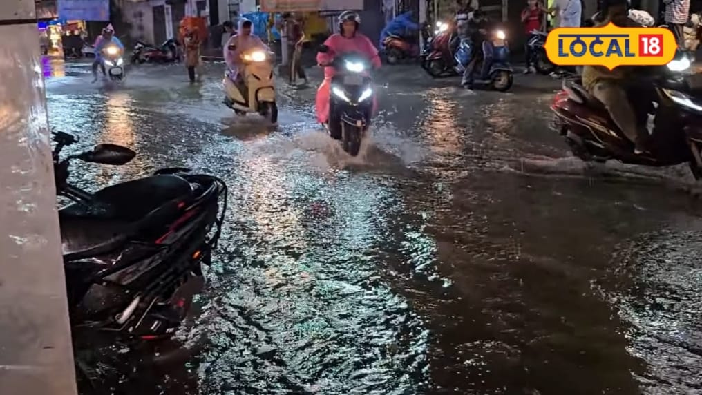 ऋषिकेश में चुनाव के वादे अधूरे बारिश में जलभराव और टूटी सड़कें बनीं परेशानी 52 फीट ऊंचा कूड़े का पहाड़ सफाई व्यवस्था पर सवाल