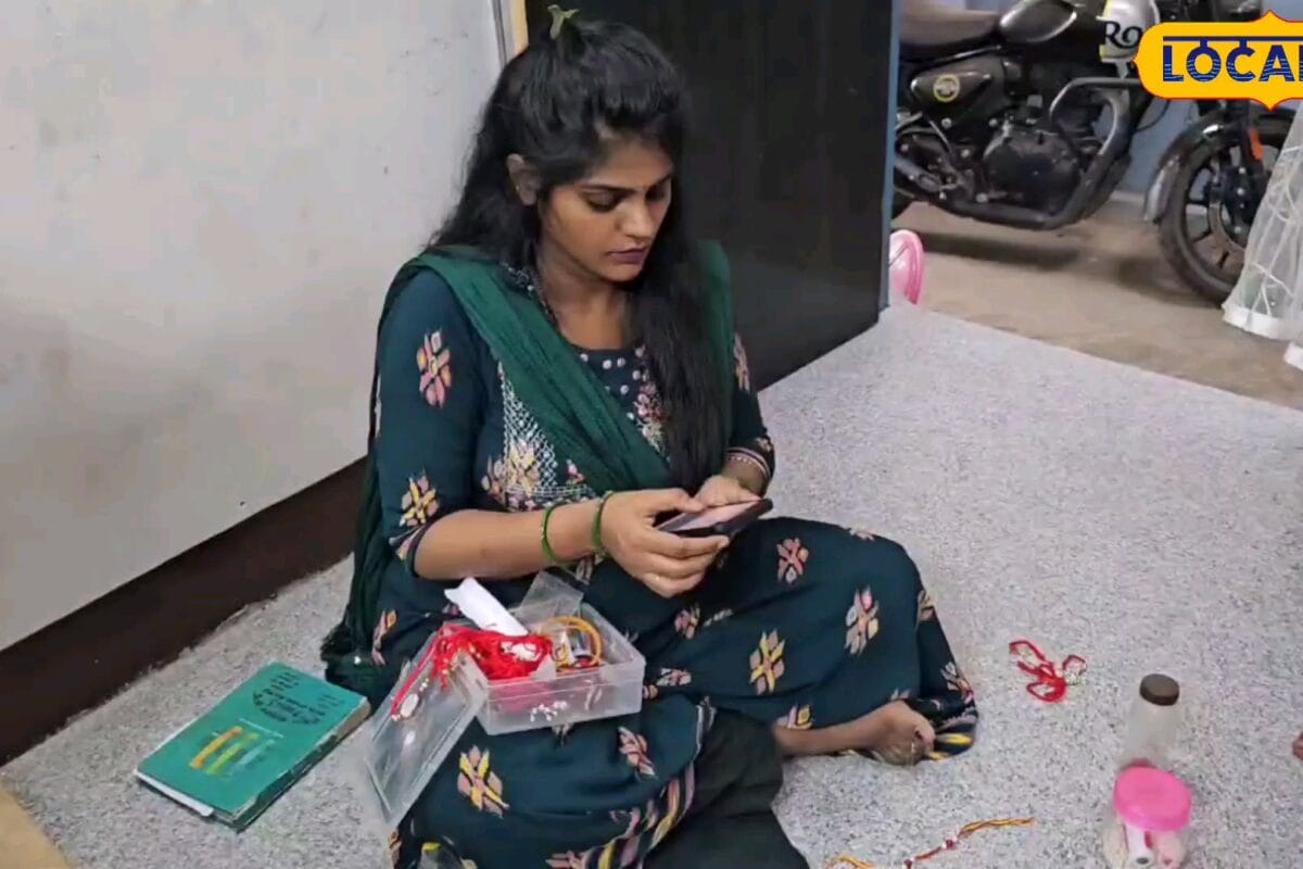 हाथों से बना रहीं राखियां बाजार में बन गई है डिमांड, आत्मनिर्भरता की मिसाल बनीं खैरा की कोमल, कई लड़कियों को कर चुकी हैं प्रशिक्षित