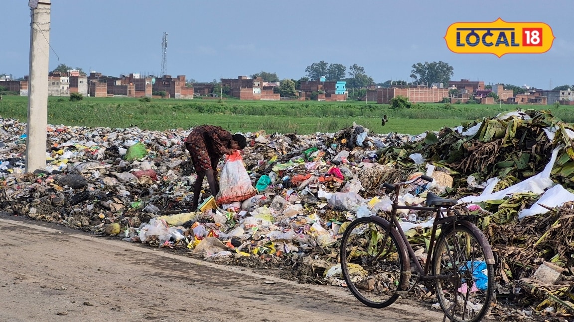 Chandauli News: सैयदराजा NH-19 पर कूड़े का अंबार बना मुसीबत राहगीर नाक बंद कर गुजरने को मजबूर