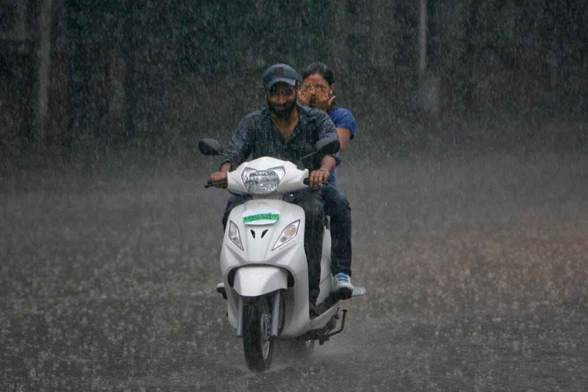 Kal Ka Mausam: दिल्ली से लेकर यूपी-बिहार तक 19 राज्यों में IMD का अलर्ट उत्तराखंड में बेहद भारी बारिश की चेतावनी