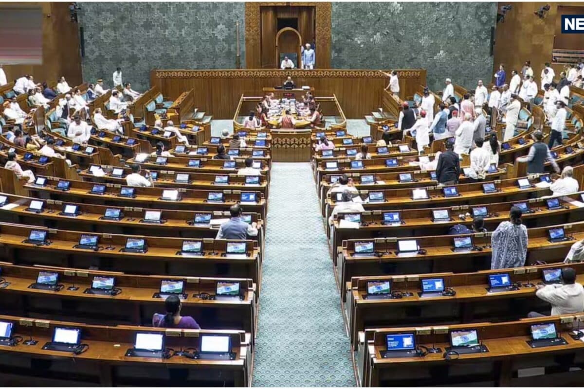 Parliament Monsoon Session Live: संसद में आज अमित शाह दे सकते हैं बयान क्या लोकसभा-राज्यसभा में विपक्ष का हंगामा रहेगा जारी