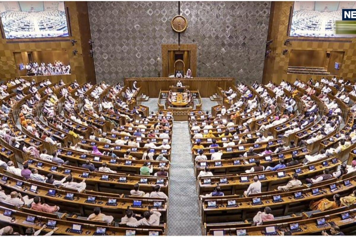 मानसून सत्र में कामकाज पर संकट! लगातार 16वें दिन विपक्ष के शोर में दब गया लोकसभा का प्रश्नकाल