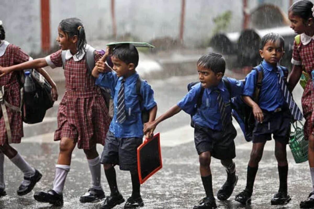 School Closed Today: यूपी के इन जिलों में 12 अगस्त तक स्कूल बंद, जानें आपके शहर में छुट्टी है या नहीं?