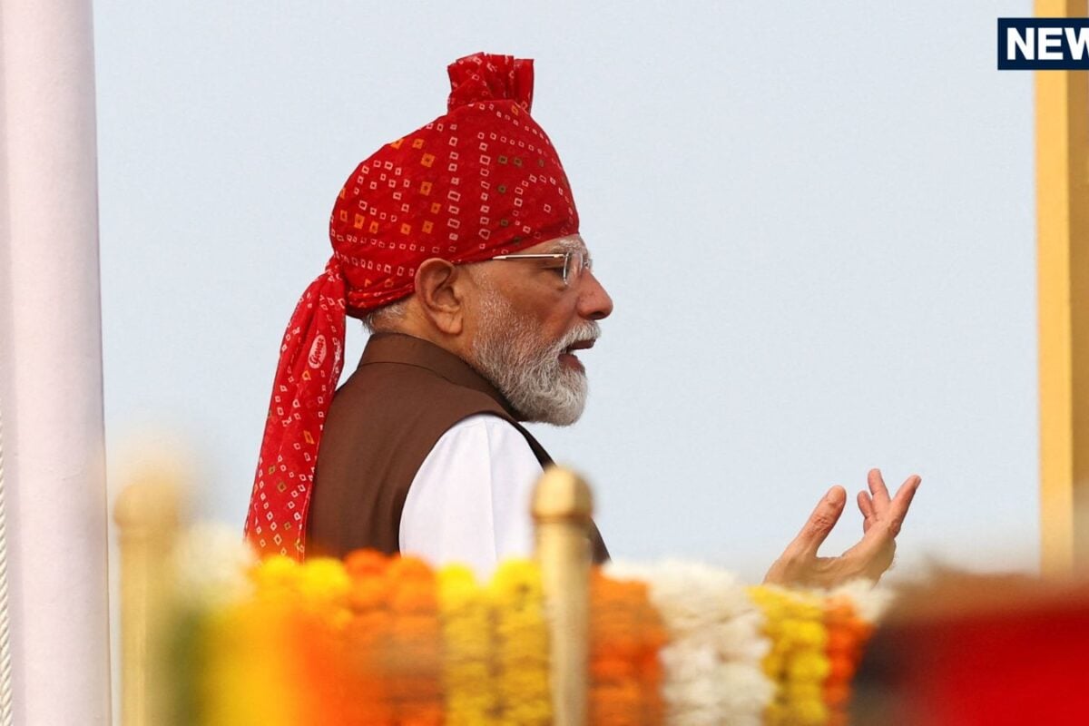 Independence Day Speech: 17 बार नेहरू 16 बार इंदिरा फिर भी लाल किले से भाषण के कुल समय में पीएम मोदी नंबर-1
