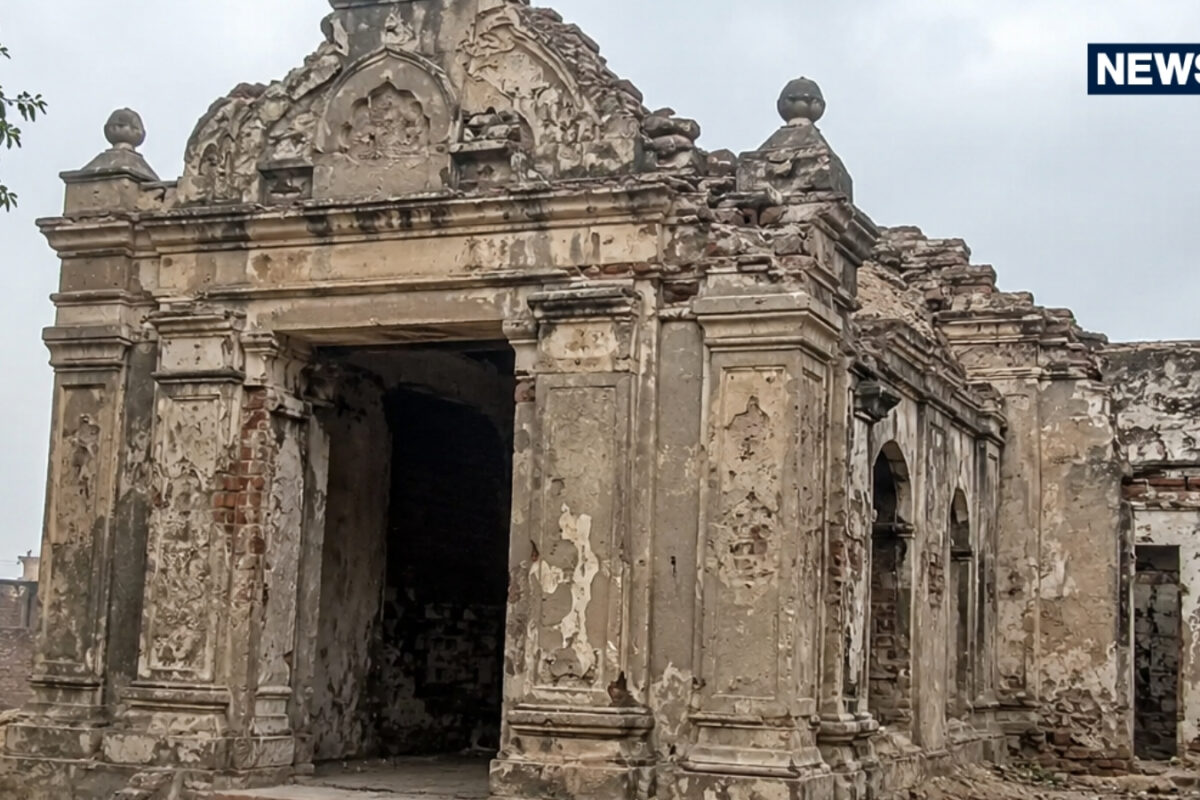 पाकिस्तान में 100 साल पुराना हिंदू मंदिर टूटा, अधिकारी बोले आसमानी आफत का कांड है
