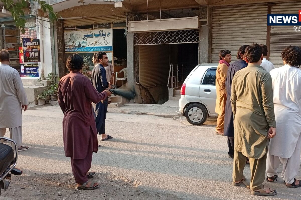 एक और धमाके से दहला पेशावर, IED ब्लास्ट में दो पुलिसकर्मी घायल, ग्रीन बेल्ट में छिपा था विस्फोटक