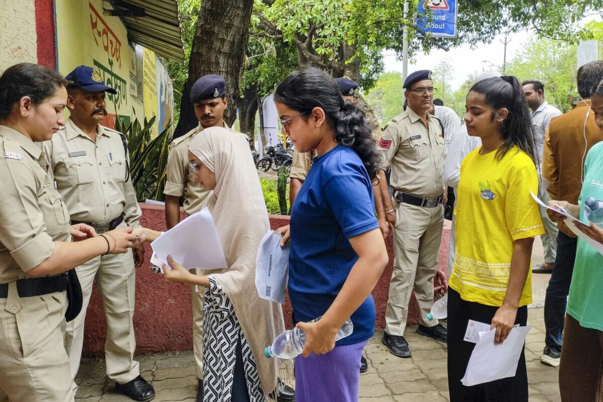 दस साल की जेल और करोड़ों का जुर्माना पेपर लीक के खिलाफ देशभर में आज से लागू हुआ नया सख्त कानून