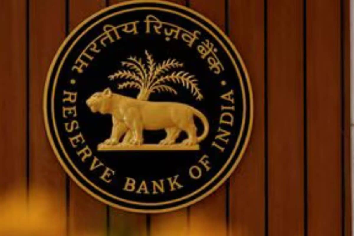 Inflation vs Interest : ऐसा ही रहा तो रिजर्व बैंक बढ़ा देगा लोन का ब्याज आखिर कब तक दोहरी चुनौती से लड़ेगा आरबीआई