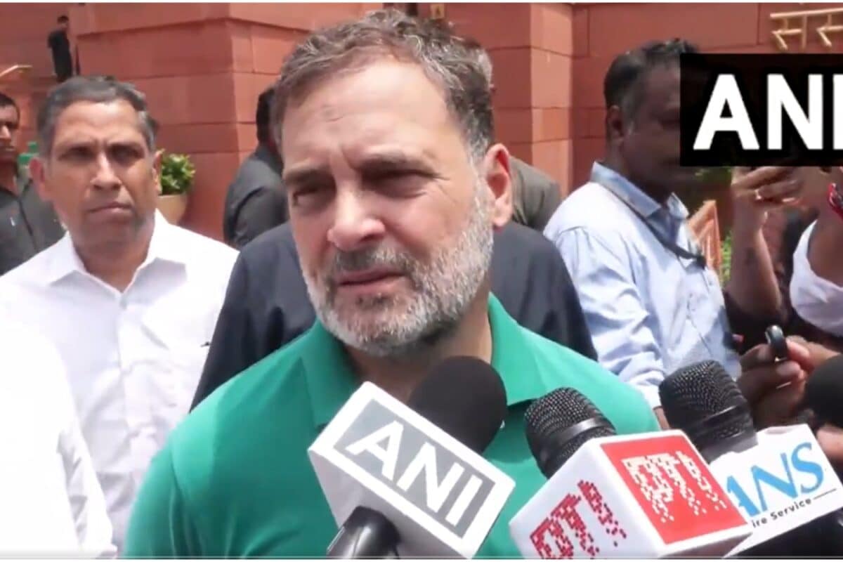 हमें लेक्चर सुनने का शौक नहीं अमित शाह यह बताएं कि छात्रों पर गोली चलाने का आदेश किसने दिया: राहुल गांधी