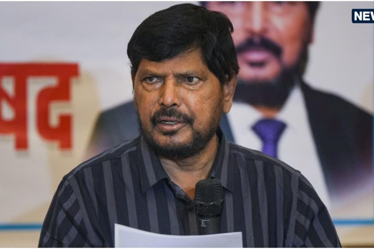 संविधान से मिले अधिकार पर हमला बर्दाश्त नहीं रामदास आठवले ने आरक्षण विरोधियों को ललकारा