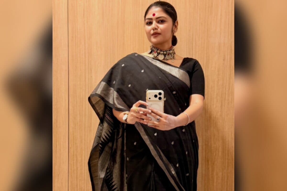 बगावत सत्ता से नजदीकी और बेफिक्र अंदाज सयानी घोष के इस वायरल पोस्ट के क्‍या हैं सियासी मायने
