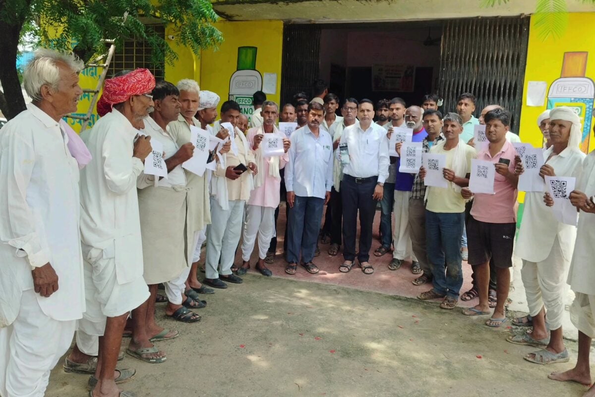 Tonk News: अब ऐप बताएगा खाद का हिसाब, स्मार्ट हुआ वितरण सिस्टम, एफएफएस ऐप से किसानों ने खरीदा उर्वरक