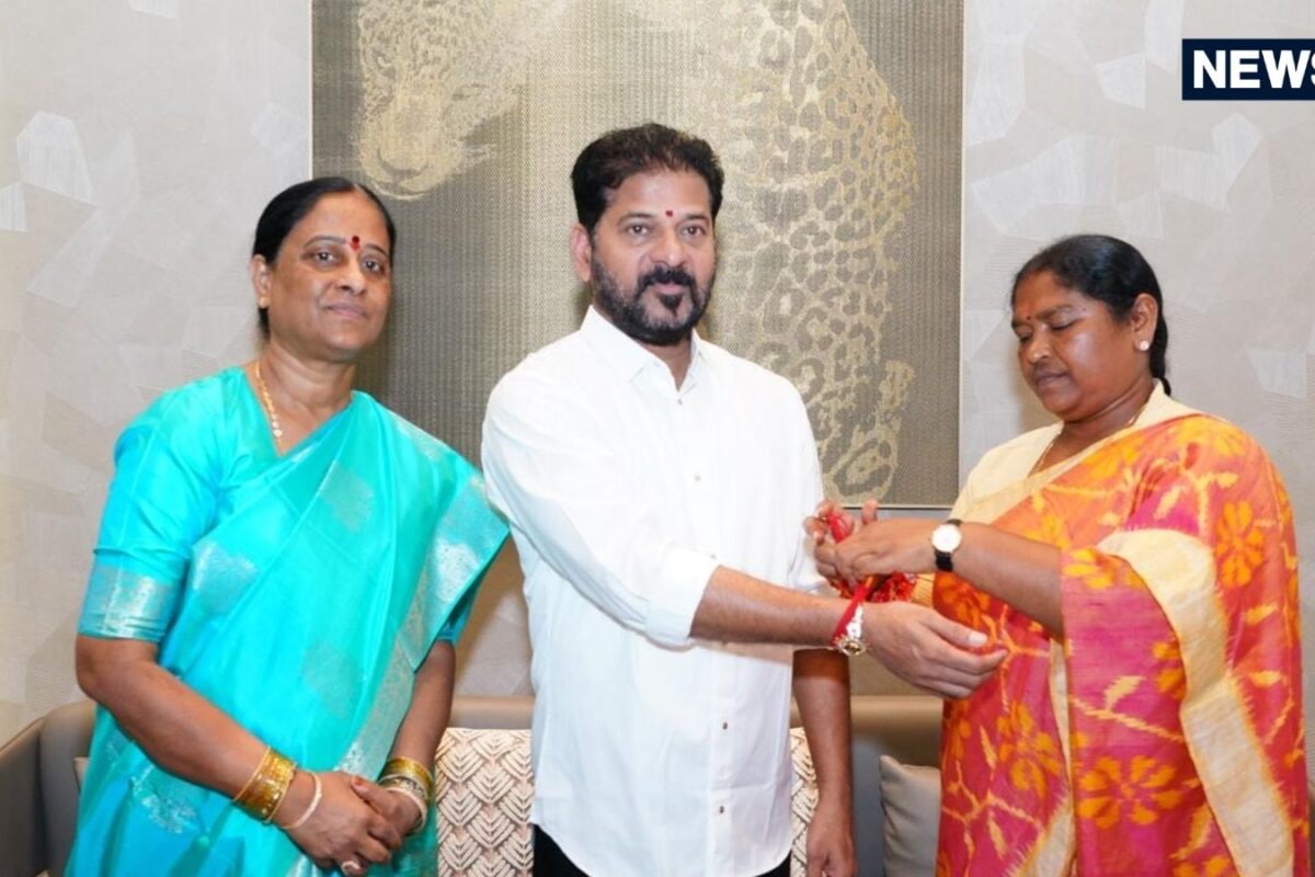 राखी बंधी पर दूरियां बरकरार सीएम रेवंत रेड्डी से मिलीं मंत्री कोंडा सुरेखा लेकिन नजरों ने खींचा सबका ध्यान