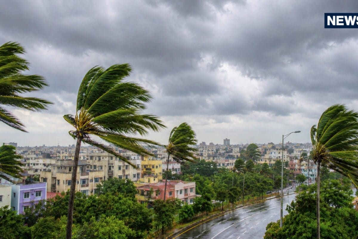 100 की स्पीड से आ रहे 4 तूफान, अगले 72 घंटों में रौद्र रूप दिखाएगा मौसम, डर के मारे 92 फ्लाइट्स रद्द