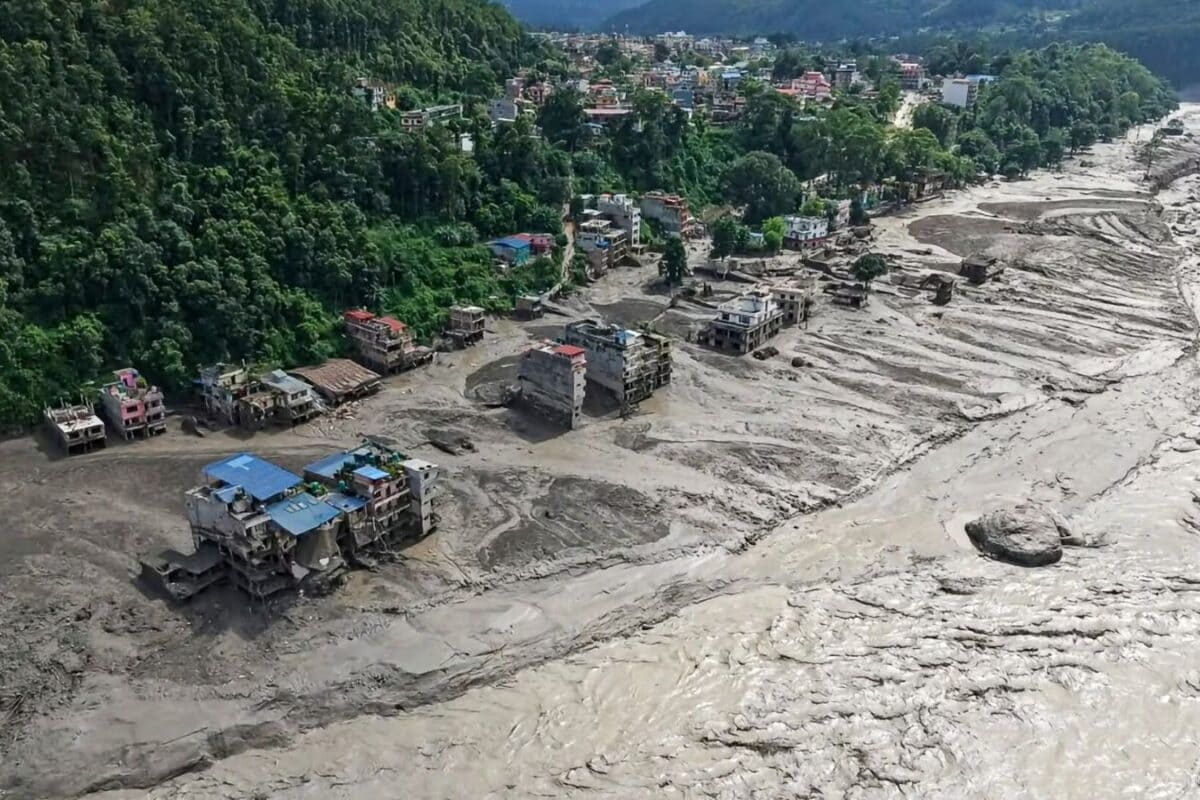 Nepal Flood News: नेपाल की बाढ़ के बीच मोतिहारी के 3 युवक लापता, 4 दिन से मोबाइल बंद, परिवार की बढ़ी चिंता