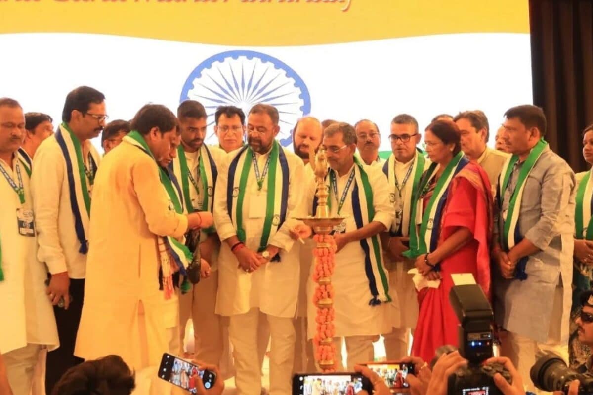 दिल्ली में आरक्षण आंदोलन के बीच उपेंद्र कुशवाहा का बड़ा ऐलान नीतीश कुमार के 65% रिजर्वेशन वाले फैसले को आगे बढ़ाएगा RLM निशांत पर भी बोले