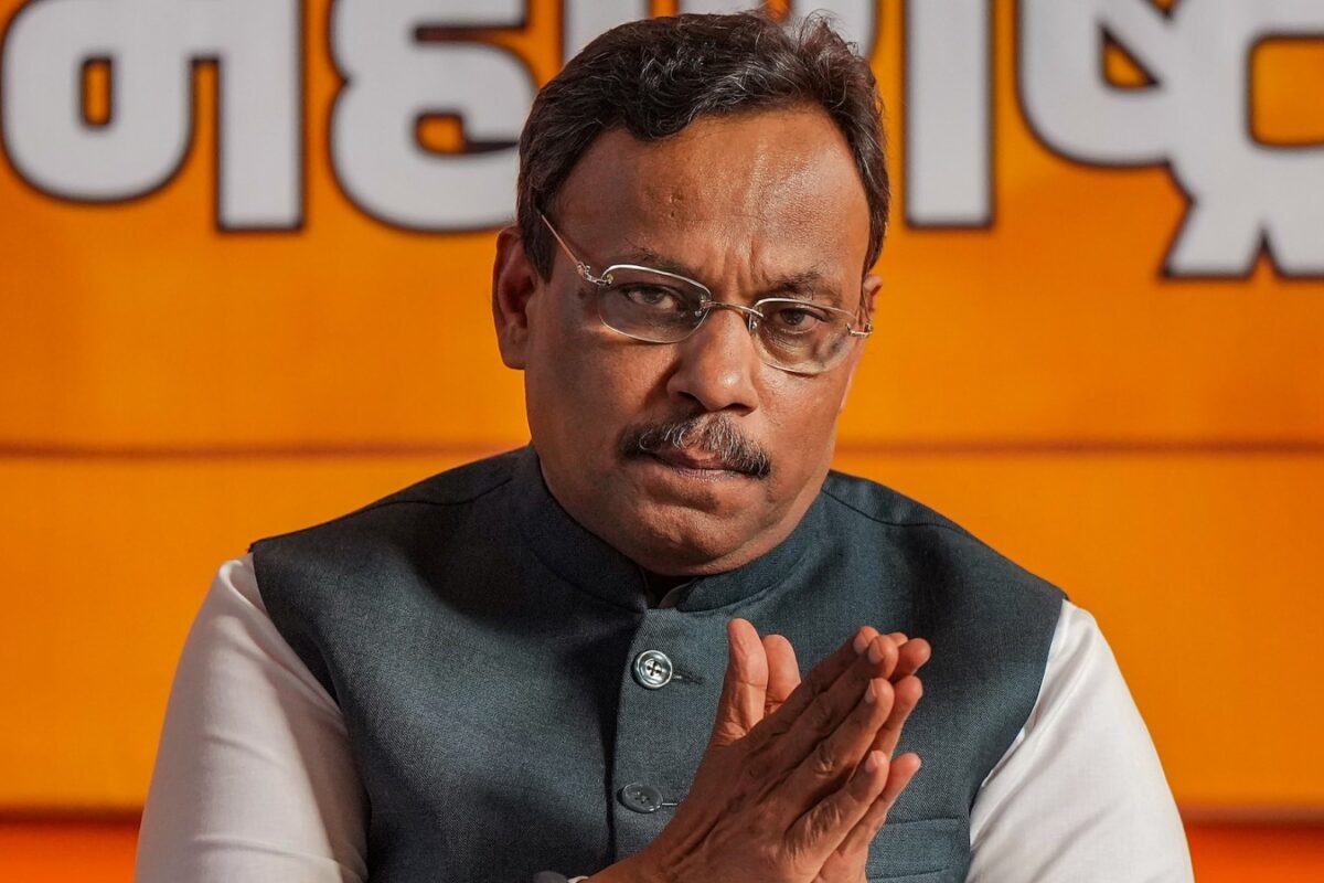 यूपी चुनाव: अखिलेश-राहुल के लिए खतरे की घंटी है मोदी-शाह के भरोसेमंद विनोद तावड़े का मिशन 100