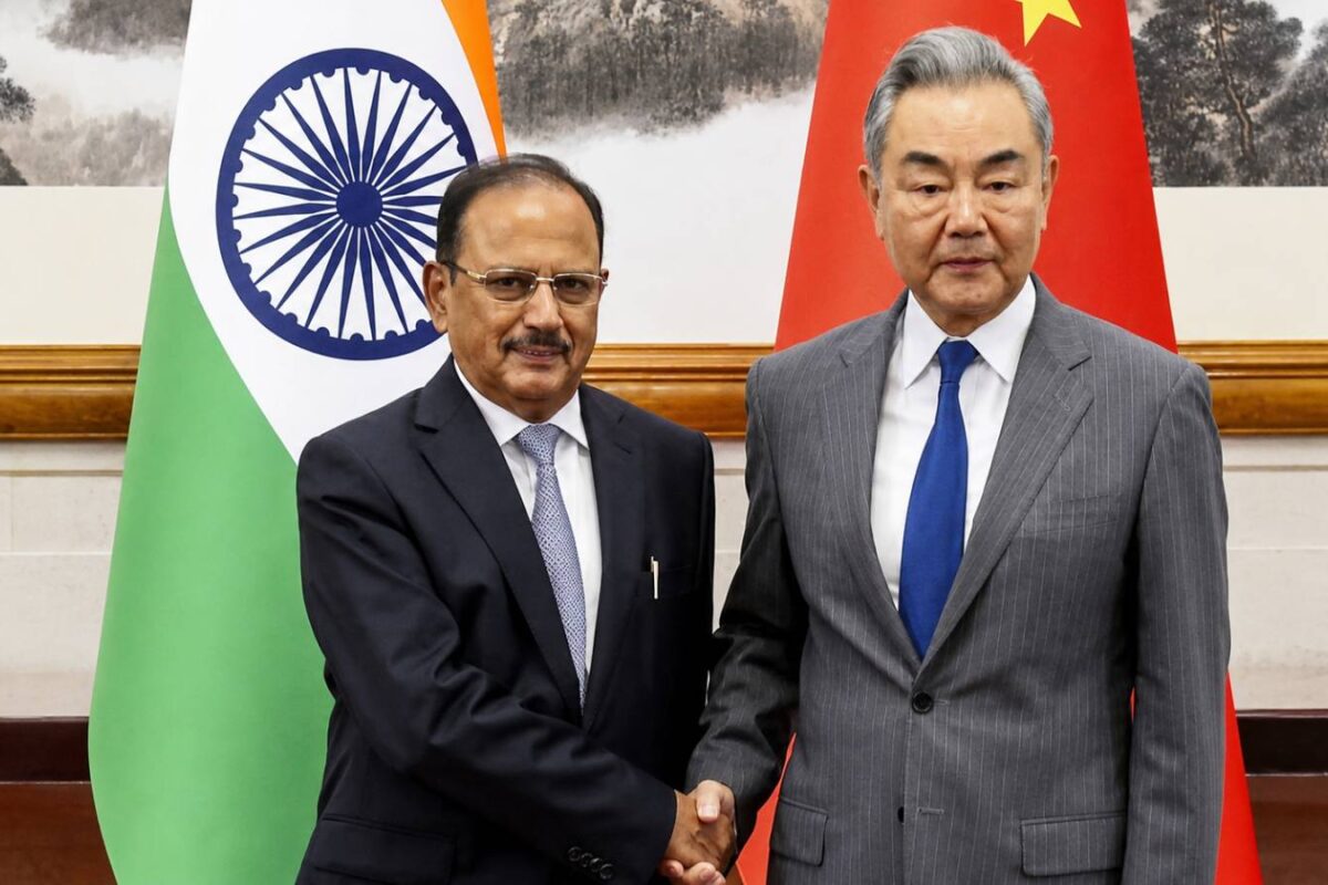 डोभाल के चक्रव्यूह में फंसा ड्रैगन! 8 फैसलों पर चीन को भरनी पड़ी हामी 2 नई हॉटलाइन से LAC पर नजर