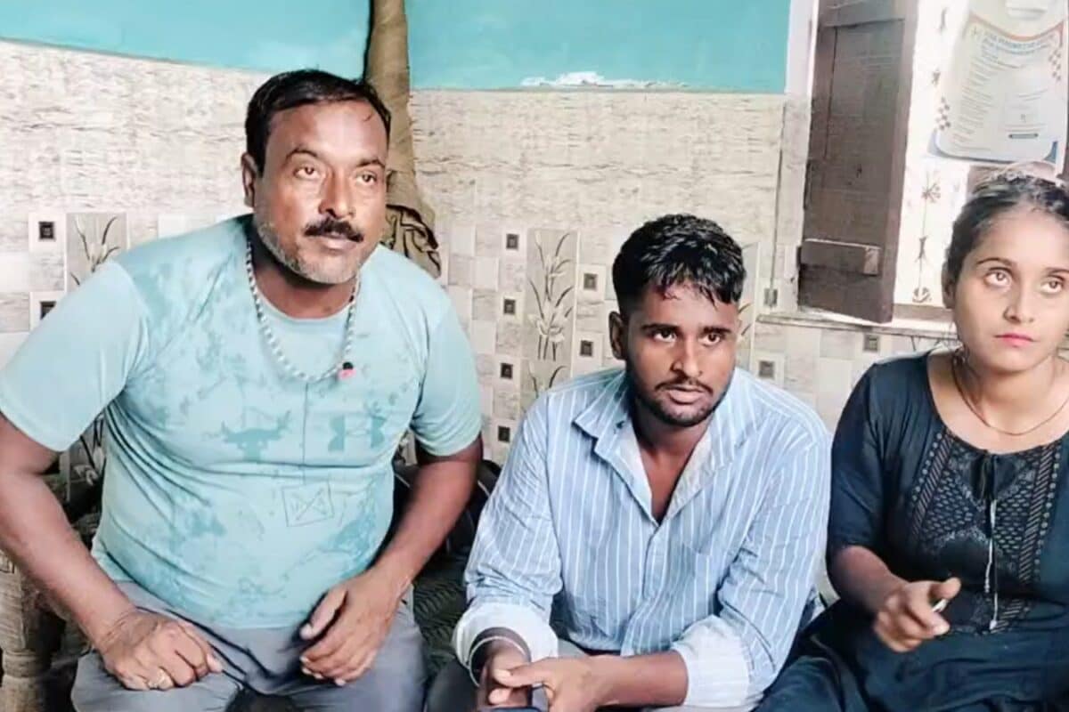 Snake Story: यूपी में हरा-पीला सांप का आतंक, घर छोड़कर भागा परिवार, बेटी को तीन और बेटे को कई बार डंसा