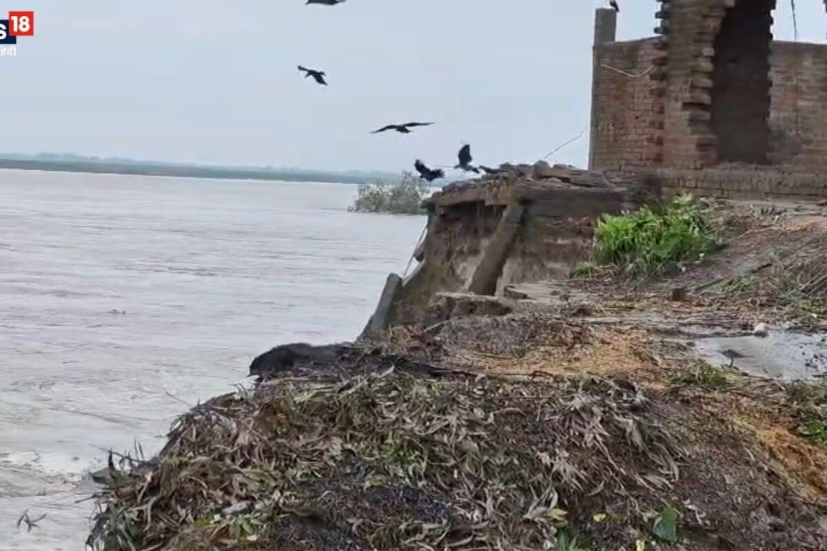 UP के इस गांव में 17 घर नदी में समाए, 30 बीघा भूमि भी तहस-नहस, हर तरफ बस डर ही डर